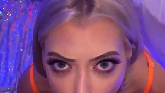 Linzee Ryder, Seorang Milf Sebenar, Menyerupai Barbie Dalam Penampilannya Yang Menarik